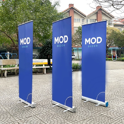 Standee Cuốn, Chân Standee loại cuộn dùng để treo ảnh quảng cáo